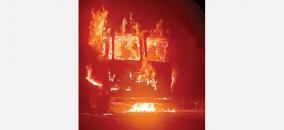 gas-truck-caught-fire-on-the-highway-in-the-middle-of-the-night-in-andhra
