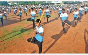 500-students-stand-on-single-leg-and-rotate-silambam-for-an-hour-on-sivagangai
