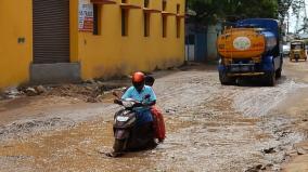 madurai-roads-rendered-unusable-by-rain-motorists-drenched-in-water