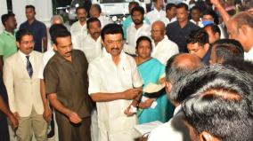 stalin-met-dmk-councilors-outside-the-tamukkam-function-hall