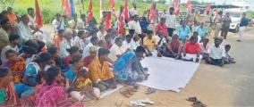 the-protest-continues-for-the-2nd-day-demanding-that-the-death-case-of-tribal-irula-be-converted-into-a-murder-case