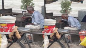 senior-citizen-counting-his-daily-earnings-went-viral-on-social-media-netizen