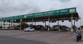 ulundurpet-toll-plaza-staffs-strike-continues