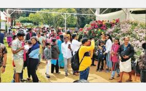 the-2nd-season-of-udhagai-75-000-people-visit-the-flower-show