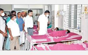 minister-comforts-children-undergoing-treatment-at-tirupur-govt-hospital