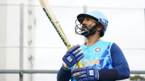 india-cricketer-dinesh-karthik-father-in-australia-to-watch-son-playing-in-t20-wc