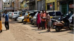 rs-100-parking-fee-for-cars-and-vans-on-the-road-dissatisfied-devotees-coming-to-koodalazhagar-perumal-temple-in-madurai