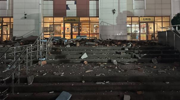 Strong 6.1 magnitude earthquake hits northwest Turkey