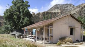 nature-lovers-are-moving-towards-alternative-houses-without-cement-and-bricks