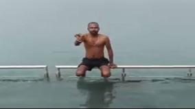 give-me-10-rupees-takes-holy-bath-in-freezing-cold-video-of-delhi-youth-viral