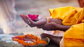 russian-girlfriend-performs-funeral-for-ukrainian-lover-on-hindu-ritual