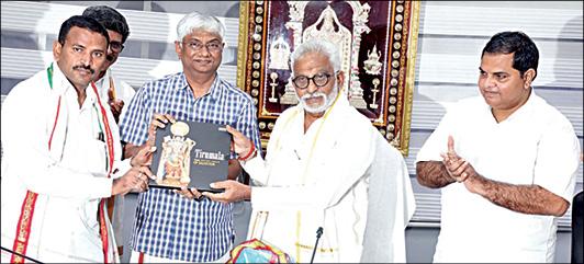 ‘The Hindu’ group’s service is immense – Tirupati Devasthan Trustee Subba Reddy praises book release