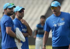 ravi-shastri-told-kohli-respect-dhoni-former-team-india-fielding-coach-sridhar