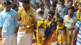 villagers-pay-respects-to-tamil-thirumurai