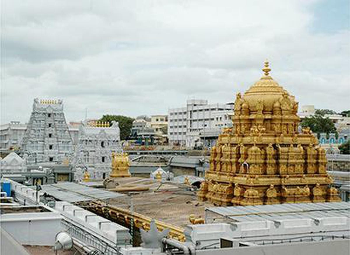 तिरुपति एसुम्मालयन मंदिर में सोने की प्लेटों की स्थापना स्थगित  तिरुपति एझुमलायन मंदिर में सोने की थालियां स्थगित