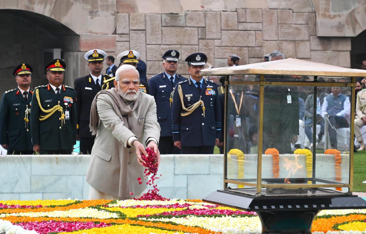 President Murmu PM Modi Tributes on Mahatma Gandhi Memorial Day