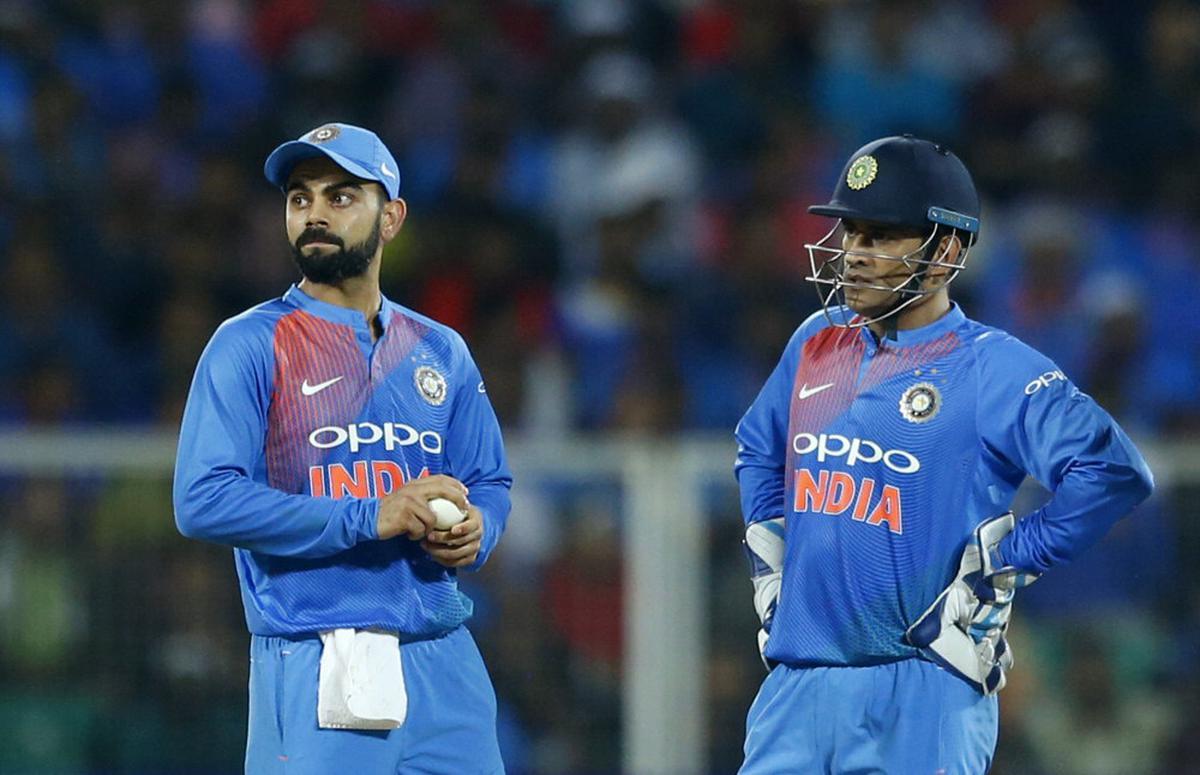 Big difference between Dhoni and Kohli: Kohli is ‘positive’, Dhoni is not!