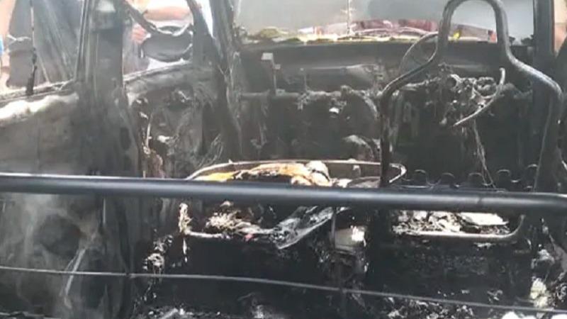 Accident while taking wife for delivery in Kerala: Couple dies as car catches fire