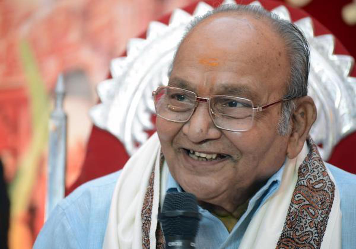 பழம்பெரும் இயக்குநர் கே விஸ்வநாத் உடல்நலக்குறைவால் காலமானார் | Legendary  Director K Viswanath Passes Away at the age of 92 - hindutamil.in