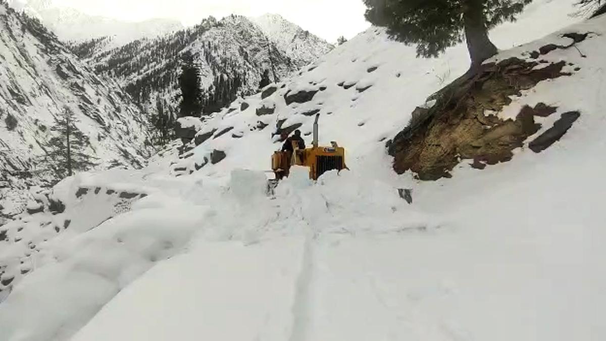 2 killed in Himachal avalanche