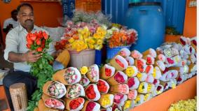 roses-rates-are-high-in-madurai-market-on-valentines-day