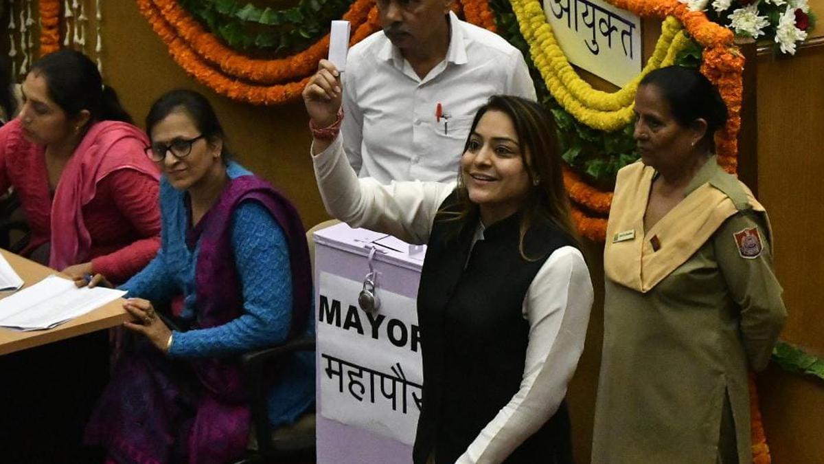 Aam Aadmi Party’s Shelly Oberoi Wins Delhi Mayoral Election
