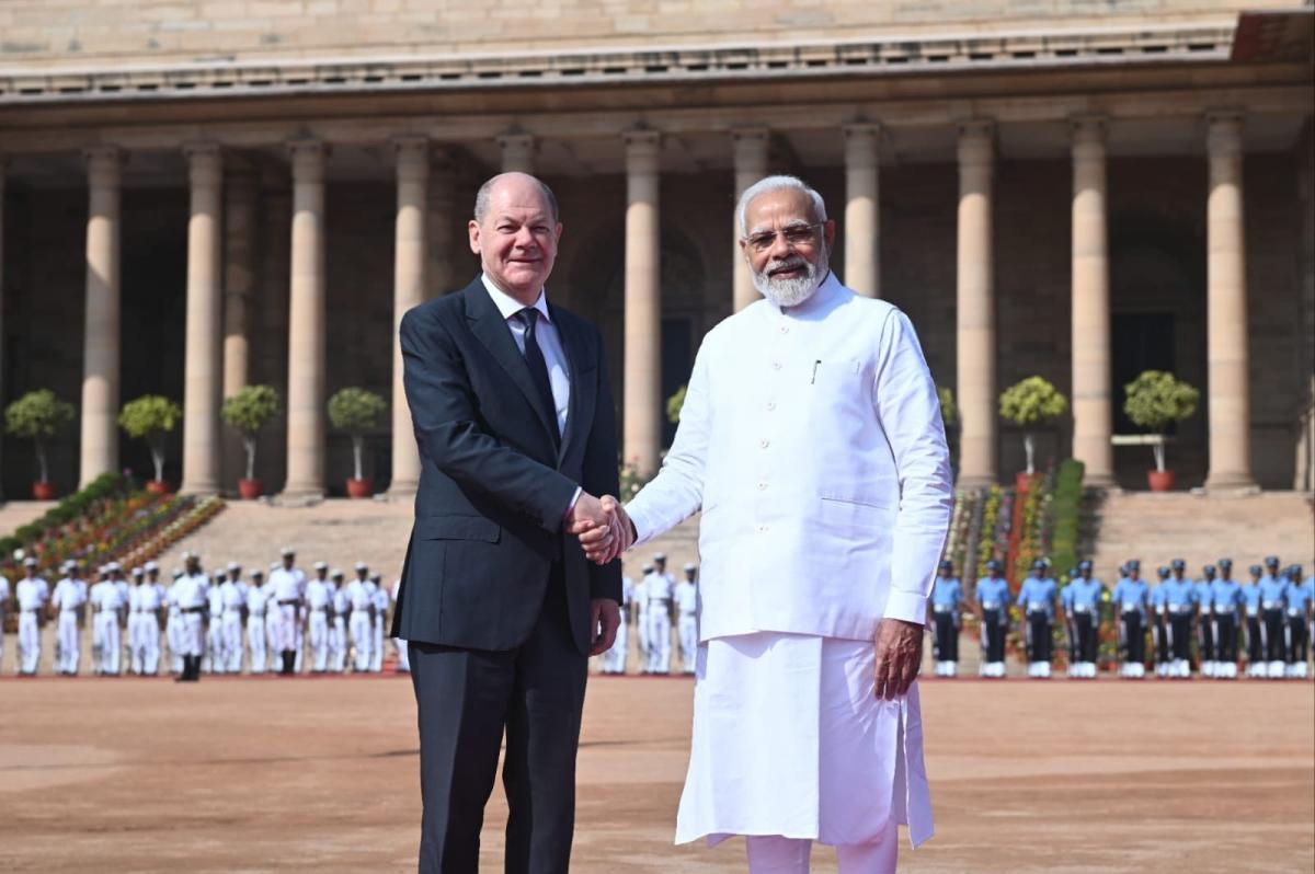 Prime Minister Modi welcomed the German Prime Minister who has arrived in India at the President’s House