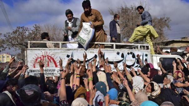 பாகிஸ்தானில் கடும் பொருளாதார நெருக்கடி - வீரர்களுக்கு உணவு வழங்க முடியவில்லை