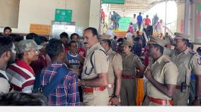 most-of-the-workers-go-to-their-hometowns-on-the-occasion-of-holi