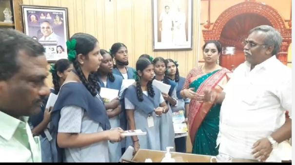 Speaker, minister conversation with government school girls Students