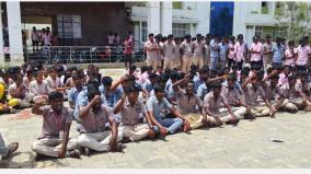 students-boycotted-classes-in-govt-college-in-kovilpatti-and-suddenly-protested