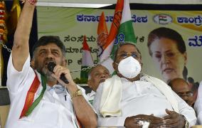 congress-new-strategy-to-defeat-bjp-in-karnataka-elections-reducing-the-number-of-minority-candidates