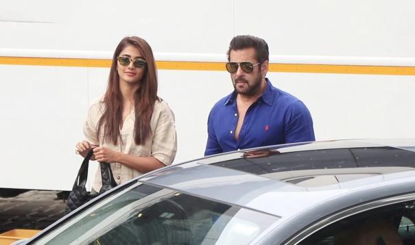 pooja hegde once again joins with salman khan