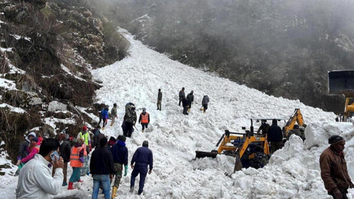 6 killed in avalanche in Sikkim;  50 people are reported missing