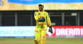 be-prepare-to-play-under-different-captain-if-you-bowl-badly-dhoni-warns-bowlers