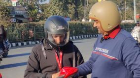 india-helmet-man-who-gave-away-56000-helmets-for-free-at-a-cost-of-rs-2-crore