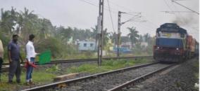 stone-pelting-on-pothigai-express-near-tirumangalam-2-female-passengers-from-tenkasi-injured