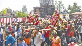 devotees-carrying-mud-horse-to-avinashi-agasarayar-temple