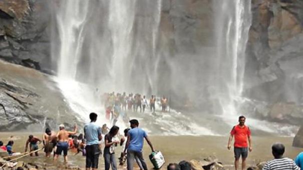 Tourists Demand to Construct a Bridge to go to Agaya Ganga Waterfall on Kollimalai which is Rich on Herbs