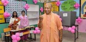 up-local-body-elections-chief-minister-yogi-adityanath-cast-his-vote
