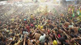 kallazhagar-dressed-in-green-silk-descends-in-vaigai-river-more-than-5-lakh-devotees-have-darshan