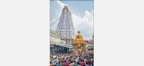 thiruchanur-padmavati-bhavani-in-a-golden-chariot