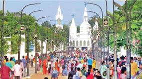 devotees-gather-at-velankanni