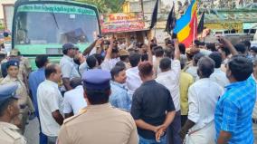 dindivanam-50-people-arrested-for-trying-to-show-black-flag-to-minister-mastan