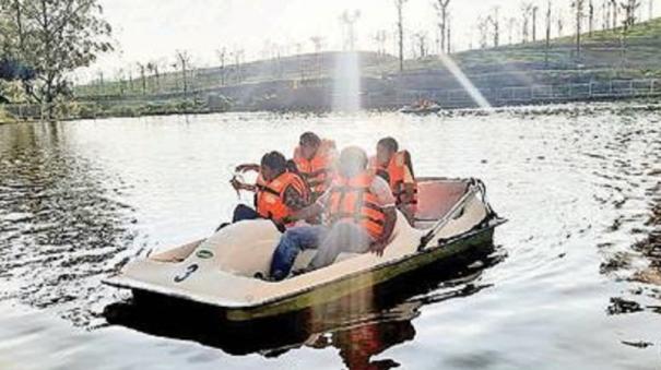 Useful Boat House on Valparai: Tourists Happy