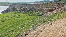 fragments-of-glass-garbage-mounds-kodumudi-cauvery-river-seen-without-maintenance