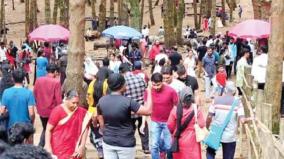 after-end-of-summer-vacation-the-crowd-is-still-there-tourists-enjoying-the-nature-of-kodaikanal