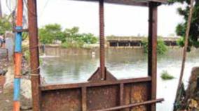 chennai-corporation-forgot-to-operate-the-gate-installed-to-prevent-the-infiltration-of-canal-water