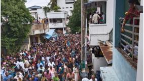 mangofruit-festival-held-in-karaikal-devotees-worship-the-lord-by-throwing-mangofruit-with-devotion