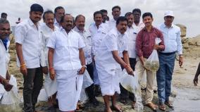 release-of-6-lakh-fish-seed-in-mettur-dam